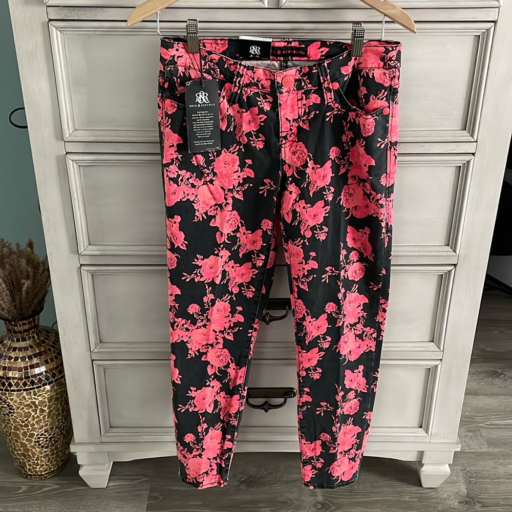 NWT  Rock & Republic Hamburg Rose Print Jeans Size 4